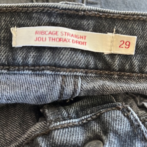 Levi’s Ribcage Straight - Picture 7 of 7